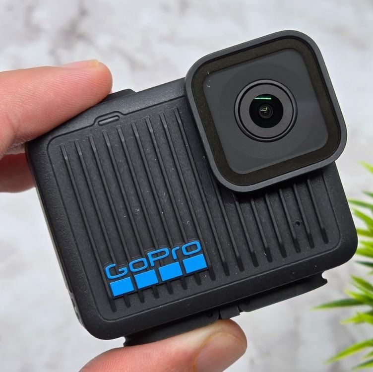 GoPro HERO – Câmera de Ação Compacta à Prova d’água com Vídeo 4K Ultra HD, Foto de 12 MP, Tela Sensível ao toque, HyperSmooth com QUIK