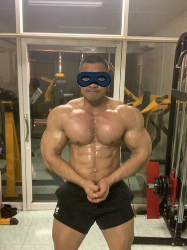 GpMAUW3a4AEf5CI.jpg