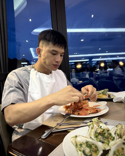 Photo by Nguyen Xuan Tien Dung on July 19, 2025. Có thể là hình ảnh về 2 người, con hàu, động vật có.jpg