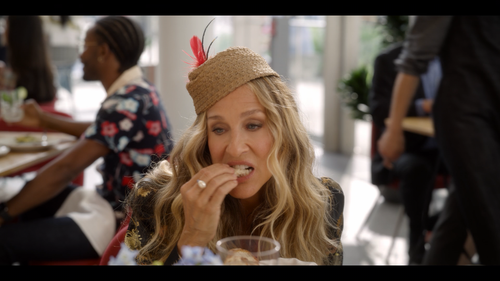 And Just Like That ... S01E01.1080p.AMZN.WEB DL.DDP5.1.H.264.DUAL FLY.mkv snapshot 03.44.224.png