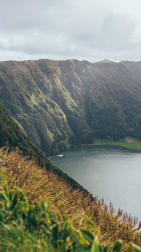 photo 1738345594093 34904c8da5b4.jpg