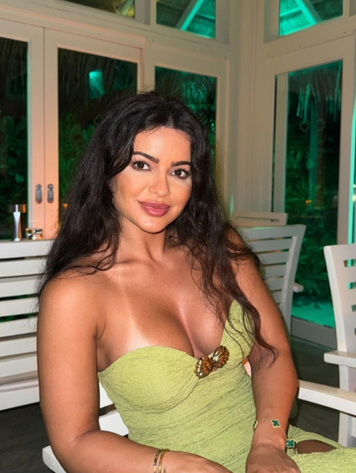 البلوجر رنا بدر مثيرة
