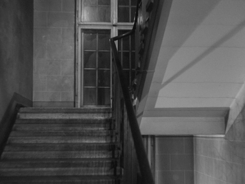 Uśmiech zębiczny 1957 720p BluRay x264 CALiGARi.mkv 000017183.png