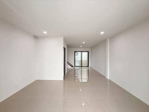 WhatsApp Image 2025 06 14 at 03.33.19.jpg