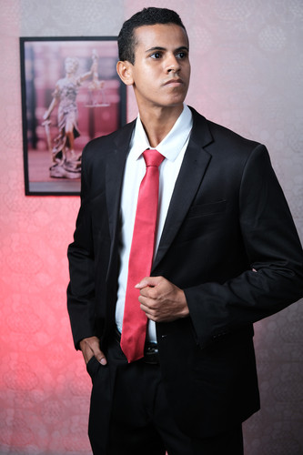 Gabriel Melo em seu escritório