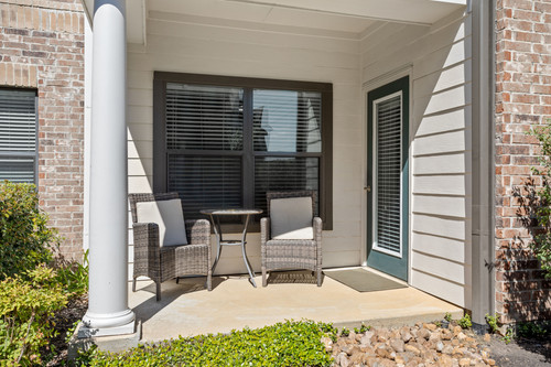 C243820 AvenuesatCypress 2B2BModel Patio 03.jpg