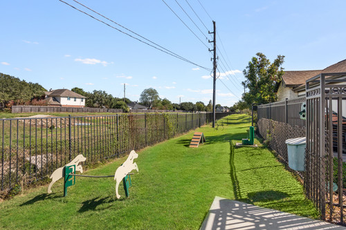 C243820 AvenuesatCypress DogPark 03.jpg