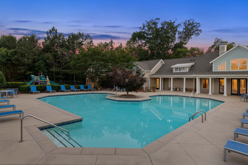 C195580 CreeksideVista DUSK POOL 03.jpg