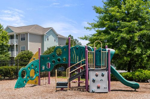C195580 CreeksideVista PLAY PARK 01.jpg