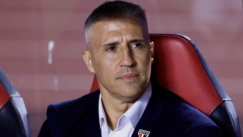 Crespo valoriza talentos da base e define critérios para escalar no São Paulo