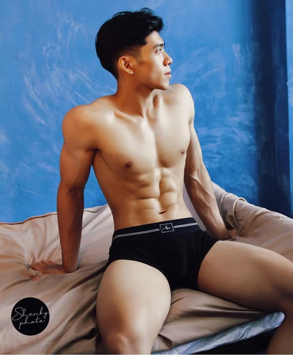 Photo shared by 🇻🇳 HOTHUNK VIETNAM 🇻🇳 on January 23, 2023 tagging @hothunk asians. Không có mô tả ản.jpg