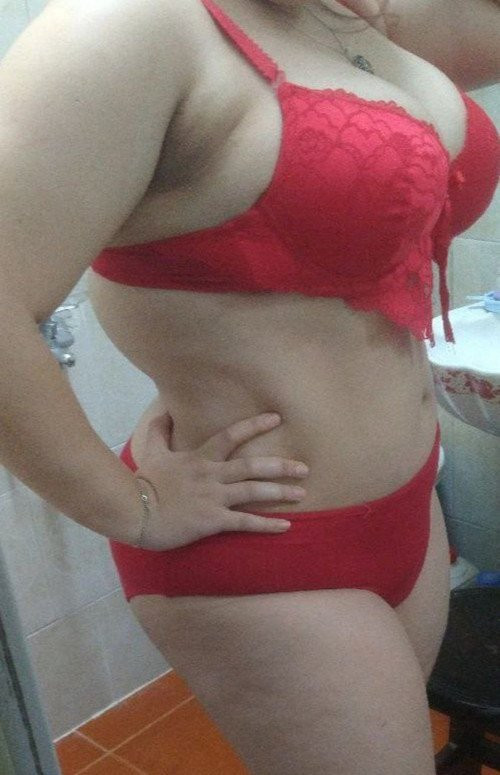 بطة مصرية مربربة بجسم ملبن فاجر تعرض امكانيتها لحبيبها  FrfToue
