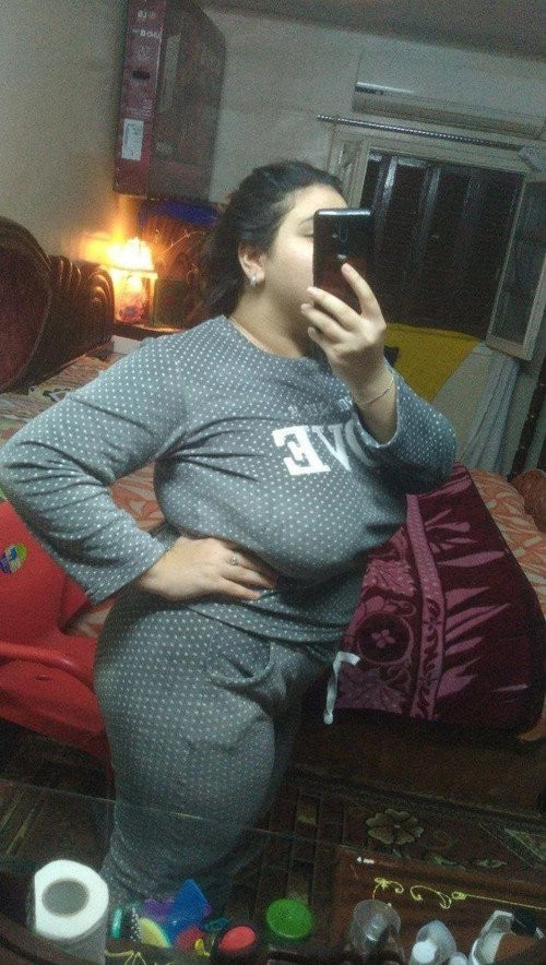 بطة مصرية مربربة بجسم ملبن فاجر تعرض امكانيتها لحبيبها  FrfxQDJ