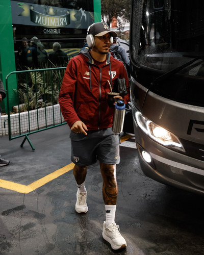 São Paulo avança em negociações e se aproxima da renovação com Alan Franco