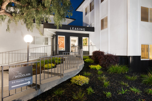 FEL Hayward Woodlark 10+twi 1041 HR.jpg