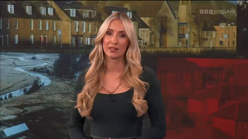 BOzL JeTntQXPNY3.jpg