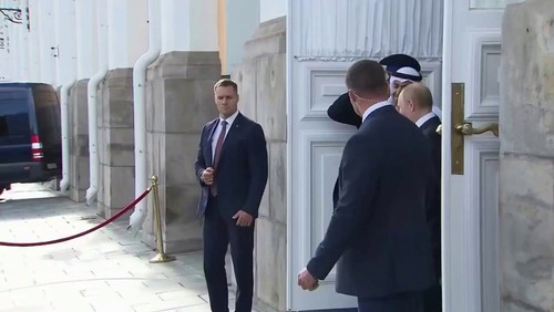 XiCd57 hi2M558g6.jpg