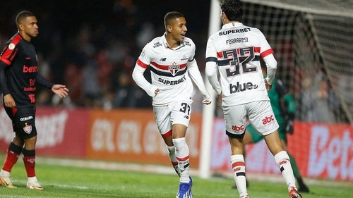 PROMESSA NA MIRA!!! PSV tenta levar joia do São Paulo em meio a crise financeira