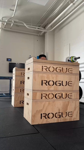 Fv3y l7IVre7Vryq.jpg