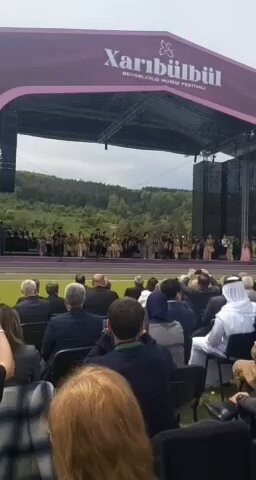 GotZnftc4h38ZQAY.jpg