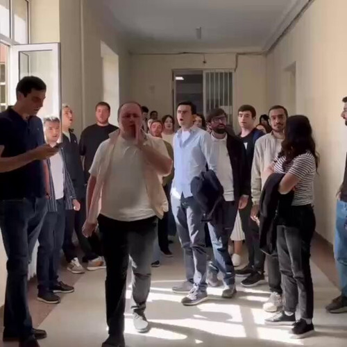 YzRuIzEOVI GcZPo.jpg