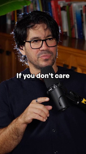Wa2o9gd2TFUZ5hTx.jpg