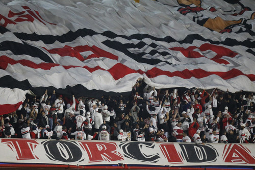 São Paulo vende mais de 20 mil ingressos para partida contra o Vitória