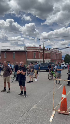 H mxlmic4PxESWD .jpg