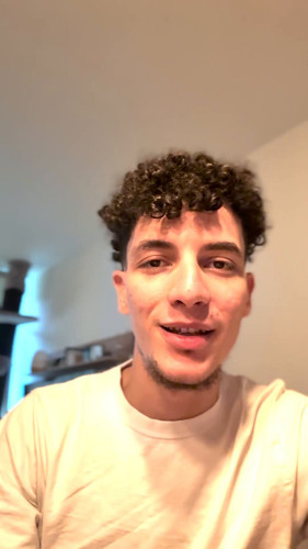 8No1a 0 z4 sHXCA.jpg