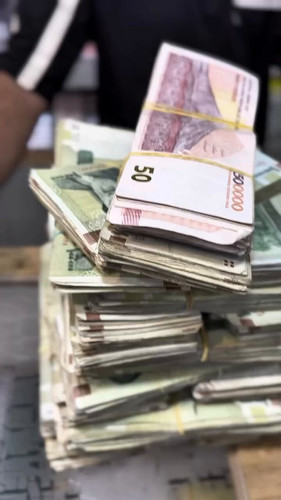 OAMoXGzoSKnqE 32.jpg