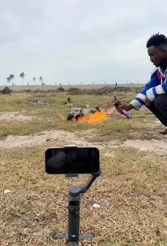 GmKl Nt3l qe9VWy.jpg