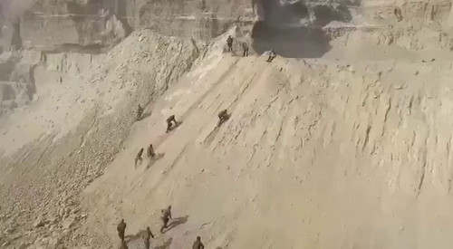 e5HtgWh5JQs5hmdU.jpg
