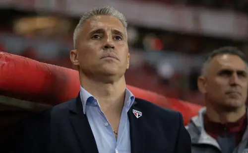 DOMINANTE EM CASA! São Paulo encara Vitória com histórico avassalador no Morumbi 