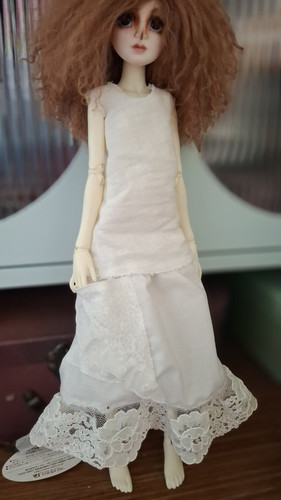 Nova's Aug 25 Mori Round Outfit - Whites