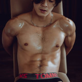 032