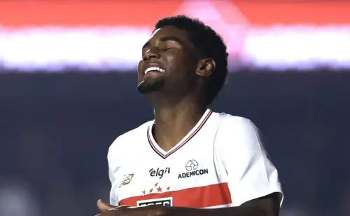 REVOLTA TRICOLOR!!! São Paulo questiona expulsão e foca em venda de jogador