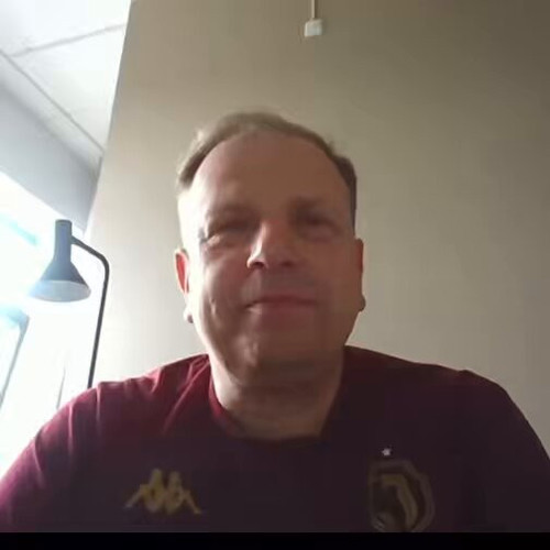 Erc7xFqff8ElCVWX.jpg