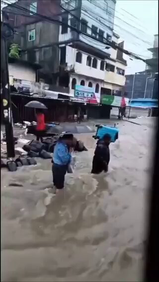 FTuxqEd h1dh235A.jpg