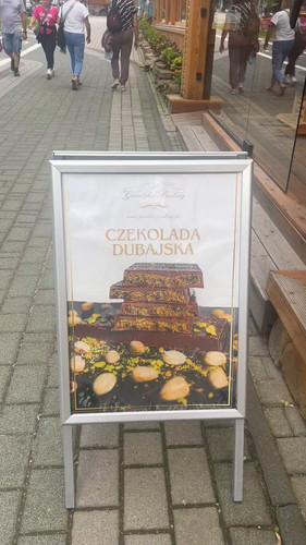 Y9Ji l2IeUoPmnsb.jpg