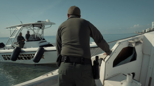 Contraband.Seized.at.Sea.S01E07.Seasick.On.A.Sinking.Ship.1080p.AMZN.WEB DL.DDP2.0.H.264.DUAL SiGLA .jpg