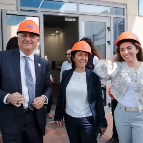 BTrAcvgBd 4jWiD .jpg