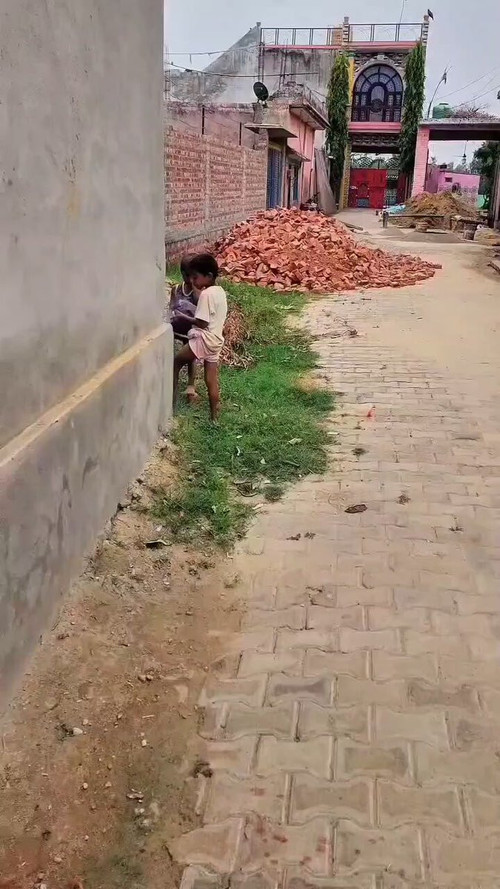 rtykTR Ajdhj7Ua .jpg