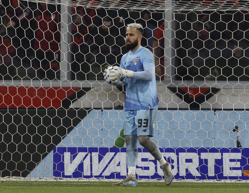 Juventude confirma contrato com Jandrei, ex-goleiro do São Paulo