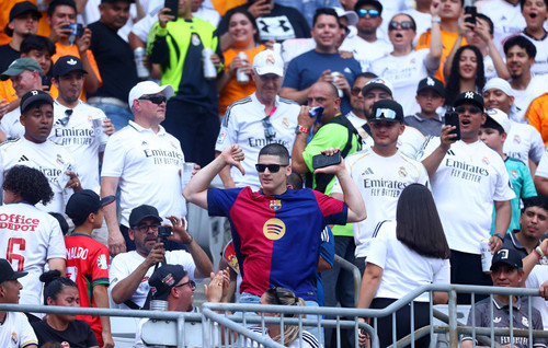 dl.beatsnoop.com final GYP5pdou8l.jpg