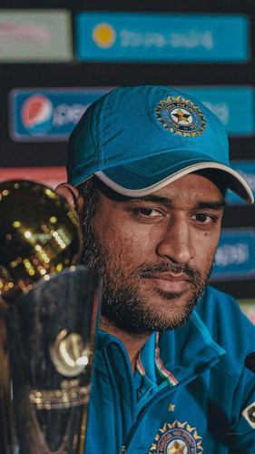 Mahendra Singh Dhoni hd wallpaper for iOS Android.jpg