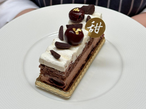 Black forest cake Alcoholic.jpg