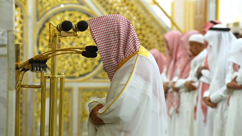 r42 hNjxt5aVobGP.jpg