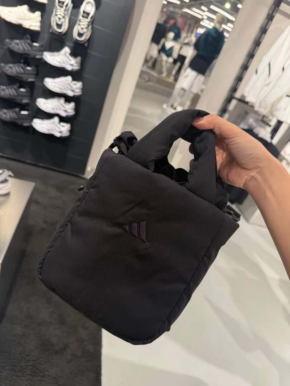 Bolsa Adidas Pequena Must Haves Puffy Cor Preto