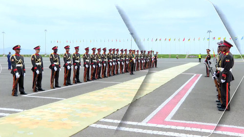 O M8W5vhpWX4moB7.jpg