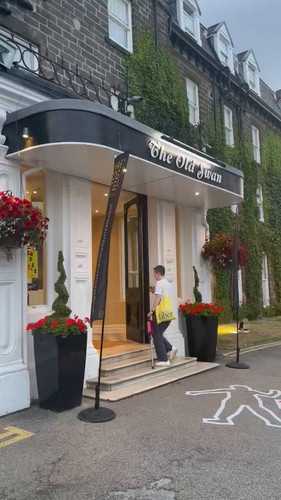 FqRzSfw xHRGgAom.jpg